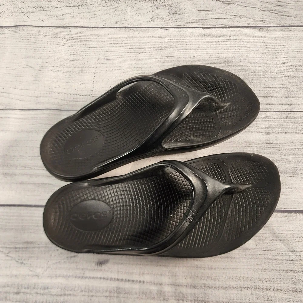 OOFOS OOriginal Recovery Sandals Womens 6 Black Thong Flip Flops